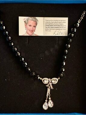 NIB Heidi Daus Black Faceted Glass Bead Crystal Bow Teardrop Necklace